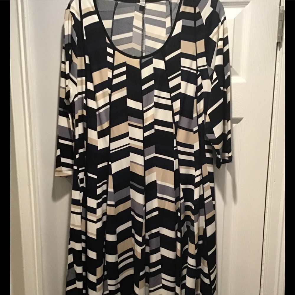 Dress to Impress Size 14/16